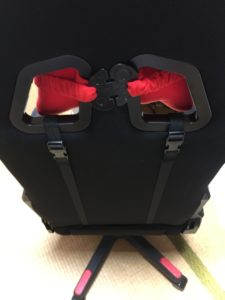 ヘッドレスト裏面